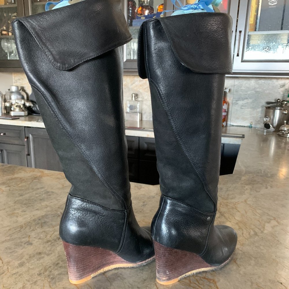 Ugg Women's Wedge Heel Boots Size 6.5